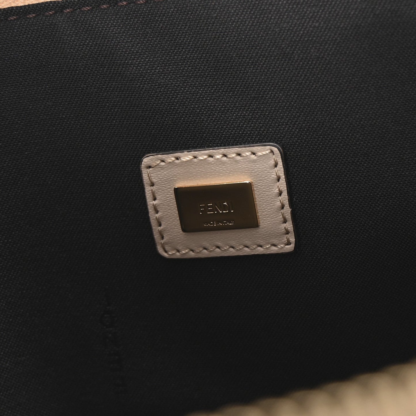 Vitello King Logo Embossed Large Flat Pouch Poudre