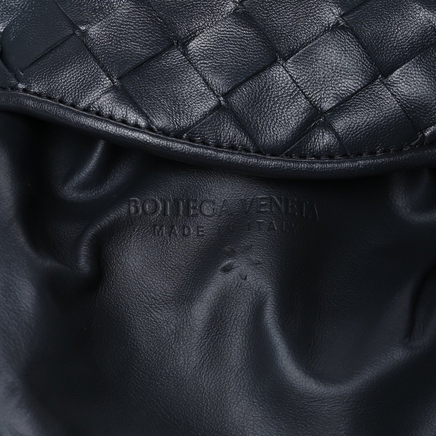Calfskin Intrecciato Mini Hop Black