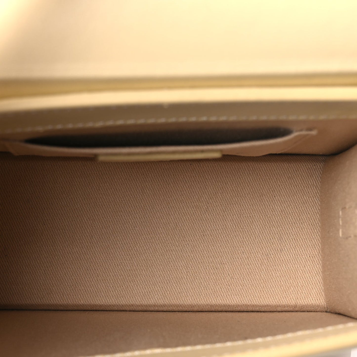 Smooth Calfskin Le Chiquito Noeud Beige