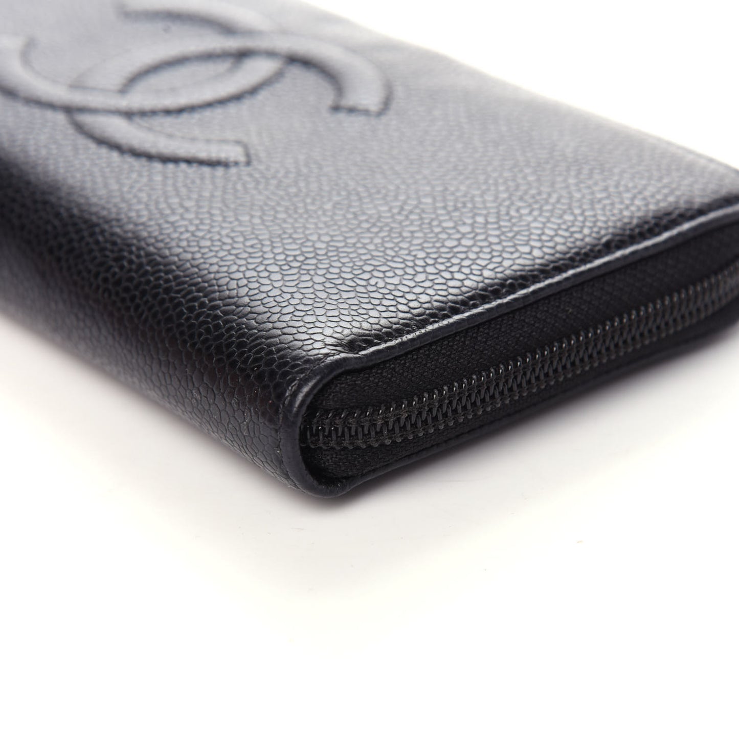 Caviar Timeless CC Large Gusset Zip Around Wallet Black